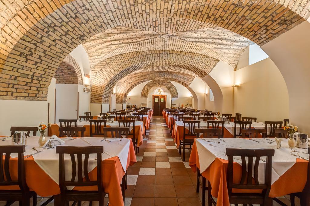 Hotel Domus Carmelitana Řím Exteriér fotografie