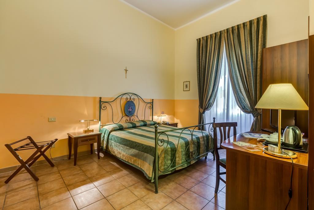 Hotel Domus Carmelitana Řím Exteriér fotografie