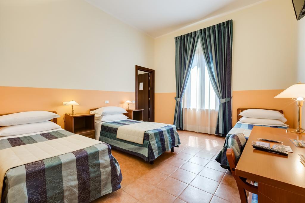 Hotel Domus Carmelitana Řím Exteriér fotografie
