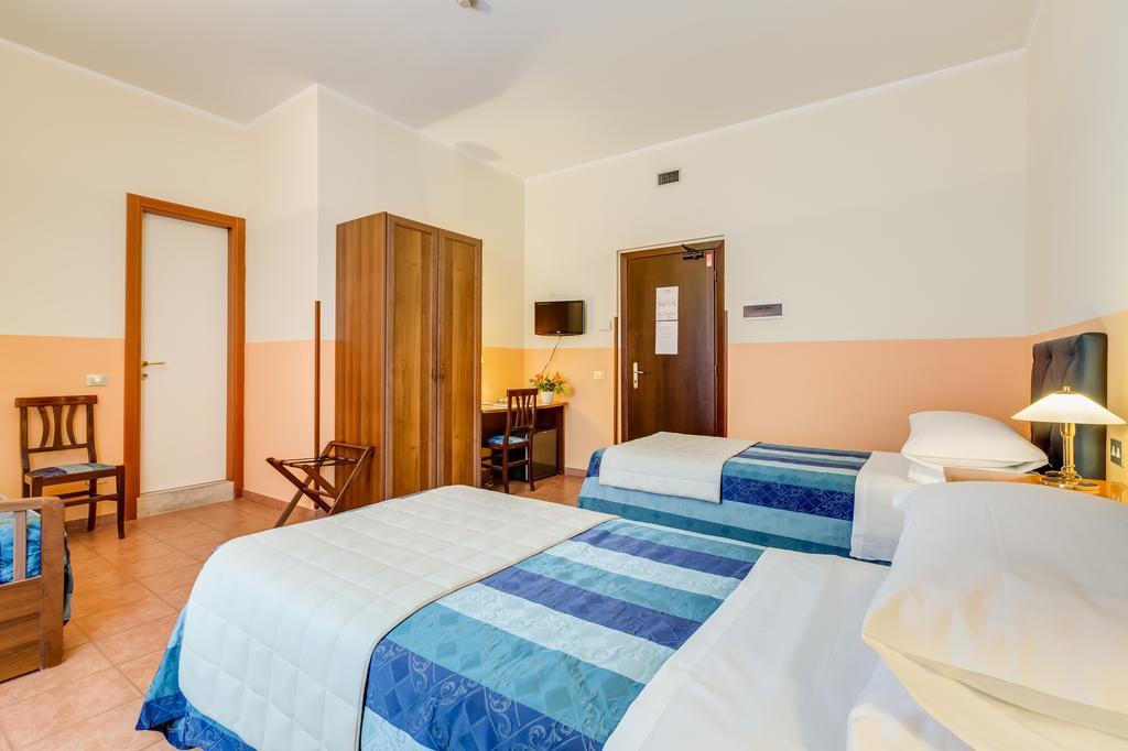 Hotel Domus Carmelitana Řím Exteriér fotografie