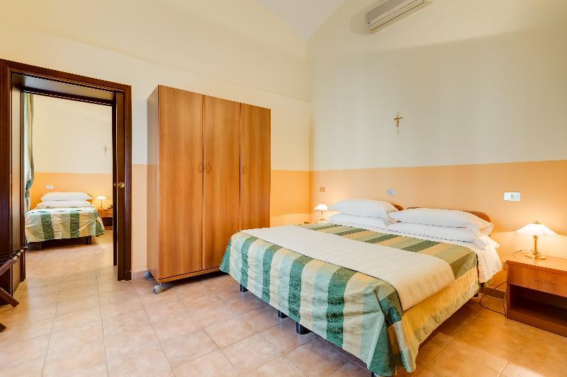 Hotel Domus Carmelitana Řím Exteriér fotografie
