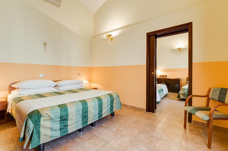 Hotel Domus Carmelitana Řím Exteriér fotografie