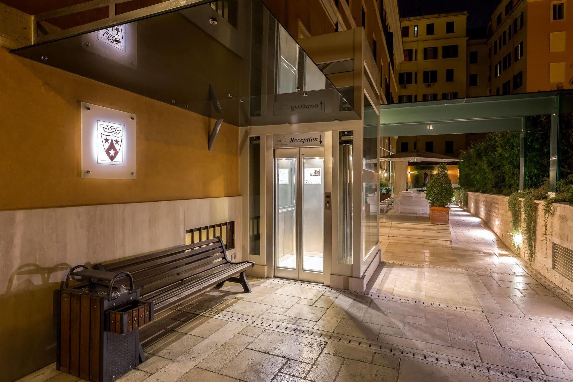 Hotel Domus Carmelitana Řím Exteriér fotografie
